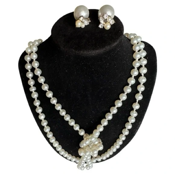 Elegant Pearl Necklace and Earring Set - Picture 1 of 1